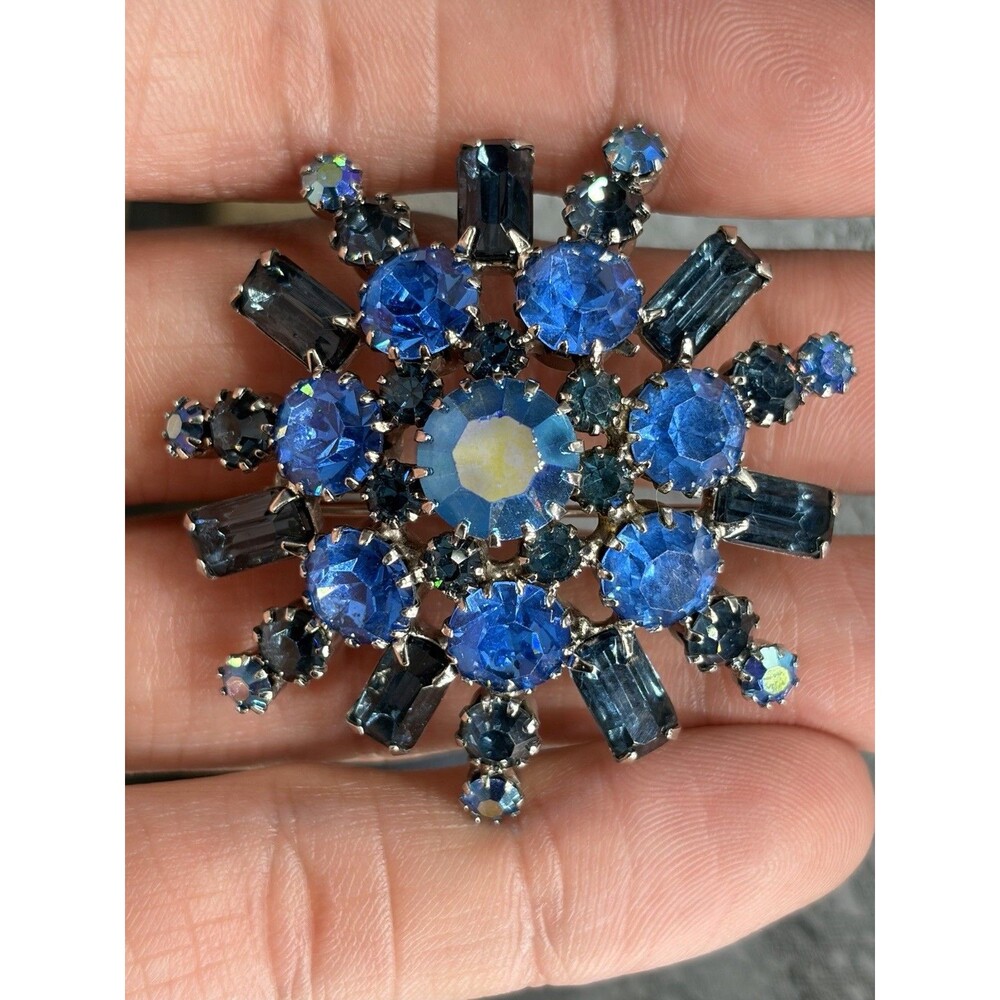 Vintage atomic snowflake blue AB rhinestone brooch pin 40's-50's